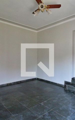 Casa à venda com 145m², 4 quartos e 6 vagasSala de estar