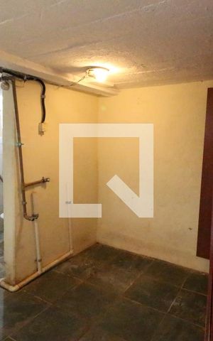 Casa à venda com 145m², 4 quartos e 6 vagasQuarto de serviço