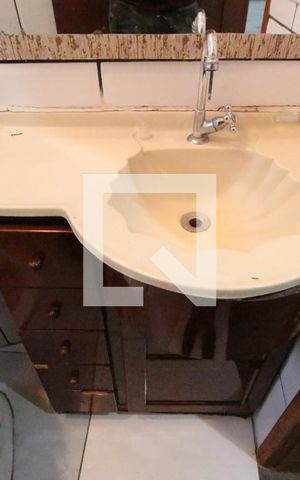 Casa à venda com 145m², 4 quartos e 6 vagasBanheiro