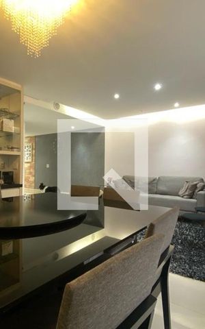 Casa para alugar com 153m², 4 quartos e 3 vagas Casa para alugar com 153m², 4 quartos e 3 vagasSala