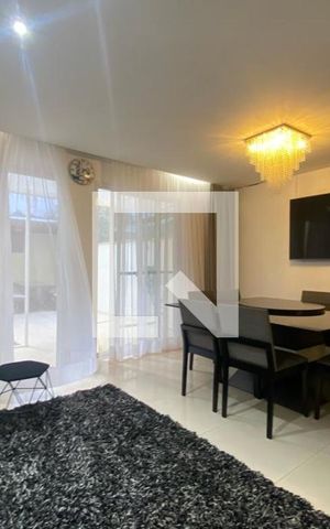 Casa para alugar com 153m², 4 quartos e 3 vagas Casa para alugar com 153m², 4 quartos e 3 vagasSala