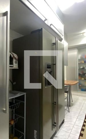 Casa para alugar com 153m², 4 quartos e 3 vagas Casa para alugar com 153m², 4 quartos e 3 vagasCozinha