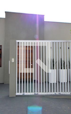 Studio para alugar com 40m², 1 quarto e sem vagaFAchada da casa
