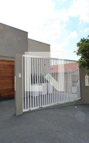 Studio para alugar com 40m², 1 quarto e sem vagaFAchada da casa