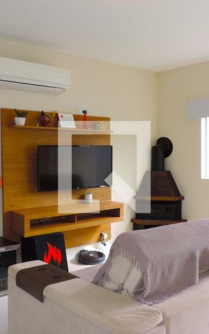 Casa para alugar com 88m², 2 quartos e 2 vagasSala
