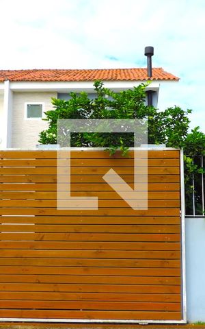 Casa para alugar com 88m², 2 quartos e 2 vagasFachada