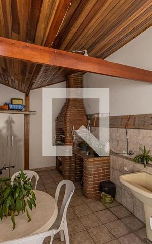 Casa à venda com 180m², 3 quartos e 5 vagas Casa à venda com 180m², 3 quartos e 5 vagasÁrea comum - Churrasqueira