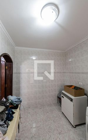 Casa à venda com 180m², 3 quartos e 5 vagas Casa à venda com 180m², 3 quartos e 5 vagasÁrea de Serviço