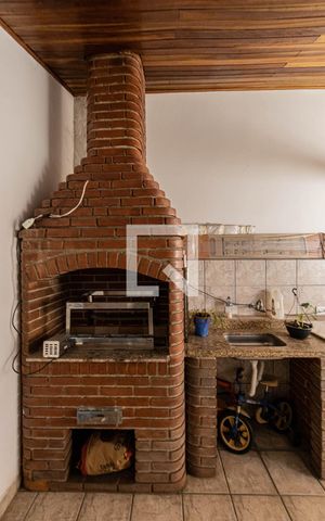 Casa à venda com 180m², 3 quartos e 5 vagas Casa à venda com 180m², 3 quartos e 5 vagasÁrea comum - Churrasqueira