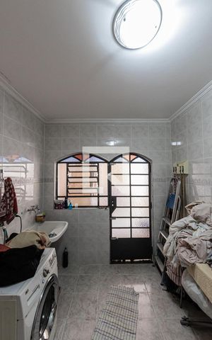 Casa à venda com 180m², 3 quartos e 5 vagas Casa à venda com 180m², 3 quartos e 5 vagasÁrea de Serviço