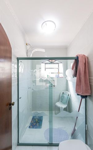 Casa à venda com 180m², 3 quartos e 5 vagas Casa à venda com 180m², 3 quartos e 5 vagasBanheiro Social