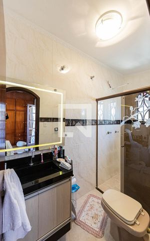 Casa à venda com 180m², 3 quartos e 5 vagas Casa à venda com 180m², 3 quartos e 5 vagasSuite