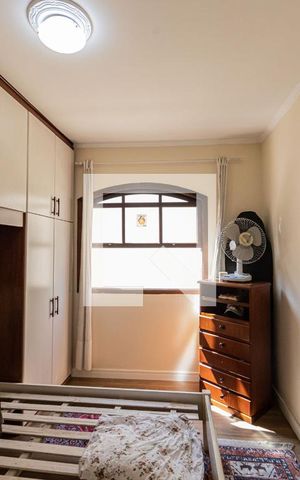 Casa à venda com 180m², 3 quartos e 5 vagas Casa à venda com 180m², 3 quartos e 5 vagasQuarto 1