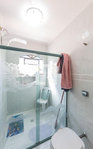 Casa à venda com 180m², 3 quartos e 5 vagas Casa à venda com 180m², 3 quartos e 5 vagasBanheiro Social