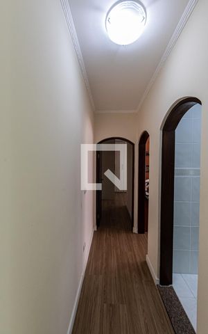 Casa à venda com 180m², 3 quartos e 5 vagas Casa à venda com 180m², 3 quartos e 5 vagasCorredor
