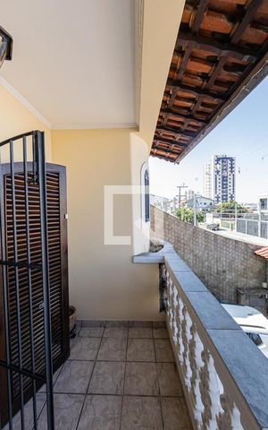Casa à venda com 180m², 3 quartos e 5 vagas Casa à venda com 180m², 3 quartos e 5 vagasSuite