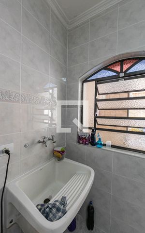 Casa à venda com 180m², 3 quartos e 5 vagas Casa à venda com 180m², 3 quartos e 5 vagasÁrea de Serviço