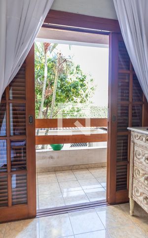 Casa à venda com 186m², 3 quartos e 2 vagas Casa à venda com 186m², 3 quartos e 2 vagasVaranda da suíte