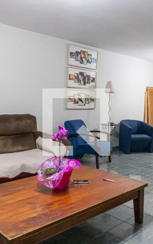 Casa à venda com 186m², 3 quartos e 2 vagas Casa à venda com 186m², 3 quartos e 2 vagasSala