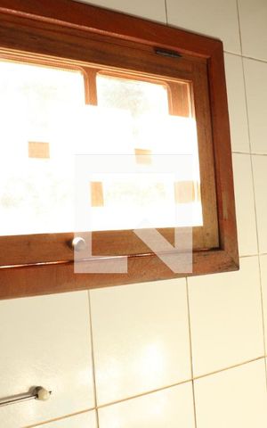 Casa à venda com 1400m², 2 quartos e 2 vagasBanheiro