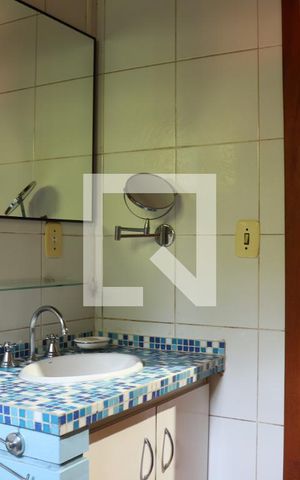 Casa à venda com 1400m², 2 quartos e 2 vagasBanheiro 2