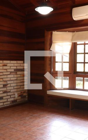 Casa à venda com 1400m², 2 quartos e 2 vagasSala