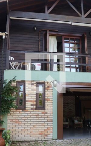 Casa à venda com 1400m², 2 quartos e 2 vagasFachada