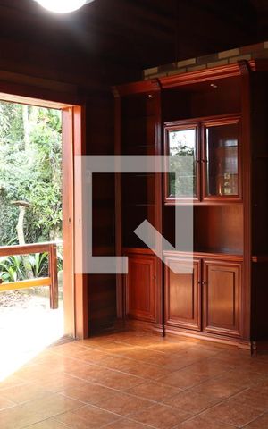 Casa à venda com 1400m², 2 quartos e 2 vagasSala