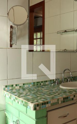 Casa à venda com 1400m², 2 quartos e 2 vagasBanheiro