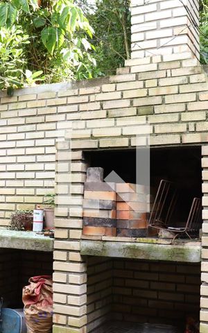 Casa à venda com 1400m², 2 quartos e 2 vagasÁrea comum - Churrasqueira