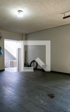Casa à venda com 150m², 4 quartos e 2 vagasGaragem