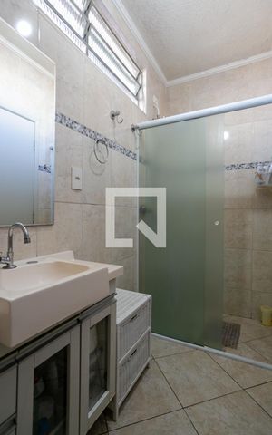Casa à venda com 150m², 4 quartos e 2 vagasBanheiro da Suíte