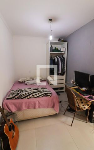 Casa à venda com 230m², 5 quartos e 5 vagas Casa à venda com 230m², 5 quartos e 5 vagasQuarto 5