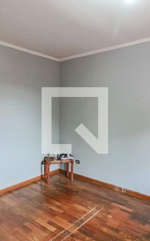 Casa à venda com 230m², 5 quartos e 5 vagas Casa à venda com 230m², 5 quartos e 5 vagasQuarto 3