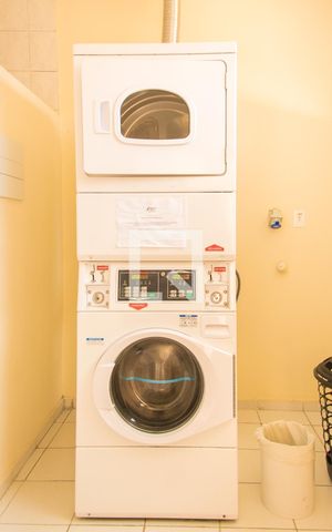 Studio à venda com 44m², 1 quarto e 1 vaga Studio à venda com 44m², 1 quarto e 1 vagaÁrea comum - Lavanderia