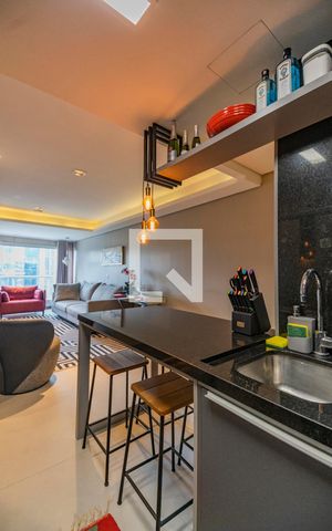 Apartamento à venda com 56m², 1 quarto e 1 vaga Apartamento à venda com 56m², 1 quarto e 1 vagaCozinha com churrasqueira