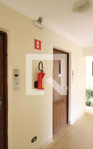 Apartamento para alugar com 72m², 3 quartos e sem vagaÁrea comum