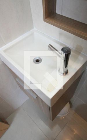 Apartamento para alugar com 72m², 3 quartos e sem vagaBanheiro da Suíte