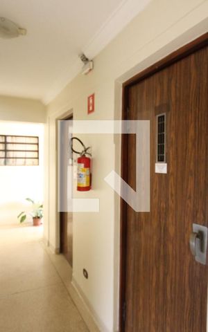 Apartamento para alugar com 72m², 3 quartos e sem vagaÁrea comum