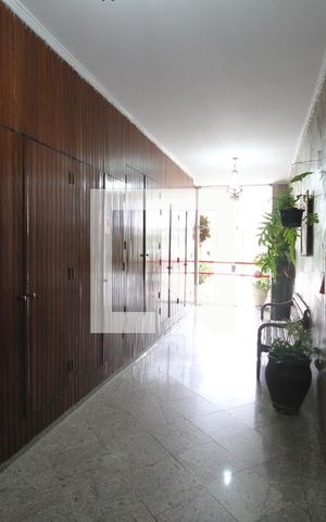 Apartamento para alugar com 72m², 3 quartos e sem vagaÁrea comum