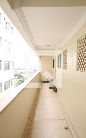 Apartamento para alugar com 72m², 3 quartos e sem vagaEntrada