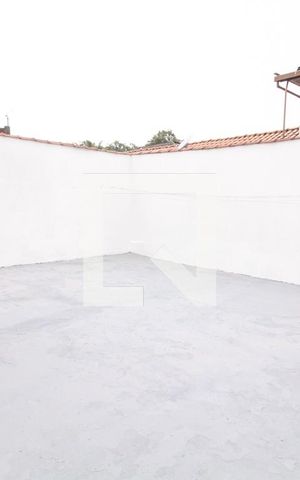 Casa à venda com 200m², 2 quartos e 2 vagas Casa à venda com 200m², 2 quartos e 2 vagasQuintal