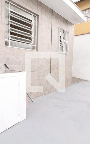 Casa à venda com 200m², 2 quartos e 2 vagas Casa à venda com 200m², 2 quartos e 2 vagasÁrea de Serviço