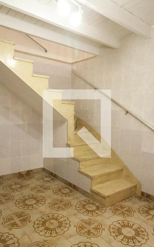 Casa à venda com 200m², 2 quartos e 2 vagas Casa à venda com 200m², 2 quartos e 2 vagasSala de Jantar