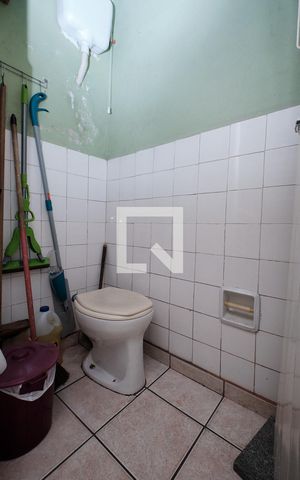Casa à venda com 112m², 2 quartos e 2 vagas Casa à venda com 112m², 2 quartos e 2 vagasBanheiro de Serviço
