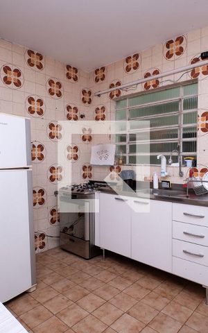 Casa à venda com 112m², 2 quartos e 2 vagas Casa à venda com 112m², 2 quartos e 2 vagasCozinha