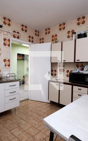Casa à venda com 112m², 2 quartos e 2 vagas Casa à venda com 112m², 2 quartos e 2 vagasCozinha