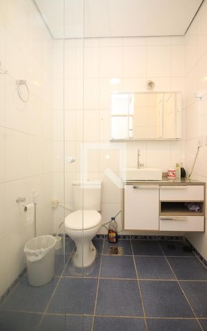 Apartamento para alugar com 230m², 4 quartos e 2 vagas Apartamento para alugar com 230m², 4 quartos e 2 vagasBanheiro 1