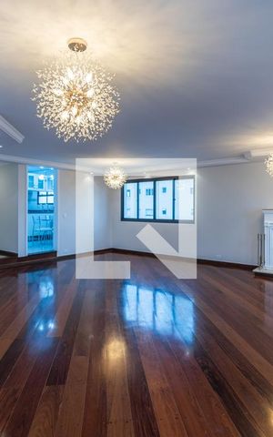 Apartamento à venda com 200m², 5 quartos e 3 vagasSala