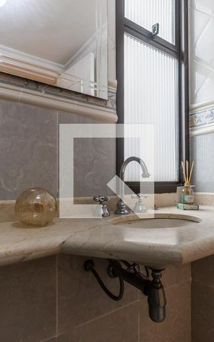 Apartamento à venda com 200m², 5 quartos e 3 vagasBanheiro 2
